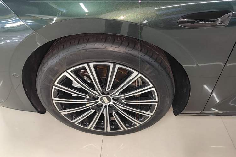 Used Geely Galaxy 8 2025 130km EM-P Starship Edition