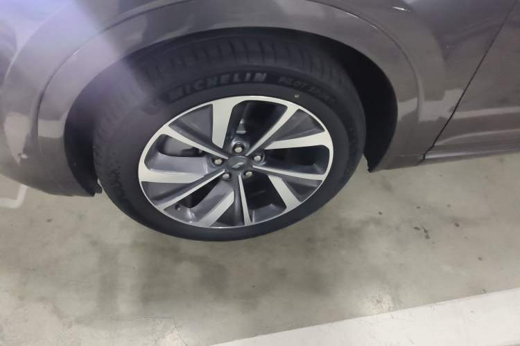 Used Li Auto ONE 2021 Extended-Range 6-Seater Version Exterior 4