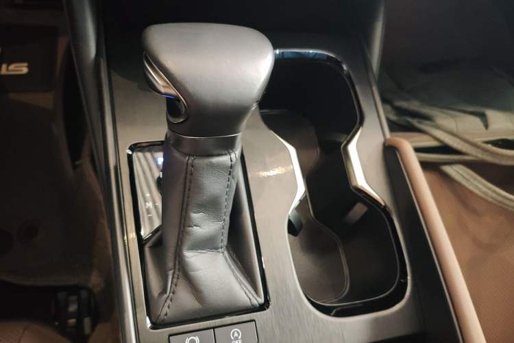 Used Lexus ES 2023 200 Excellence Edition