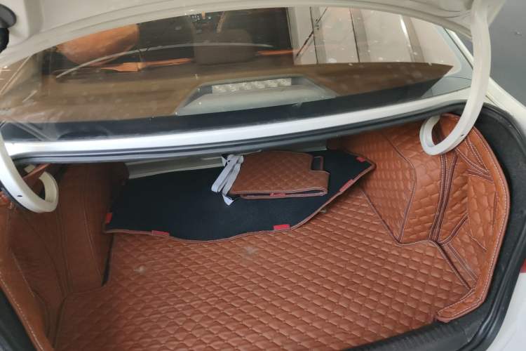 Used Volkswagen Santana 2015 1.6L Manual Fashion Edition
