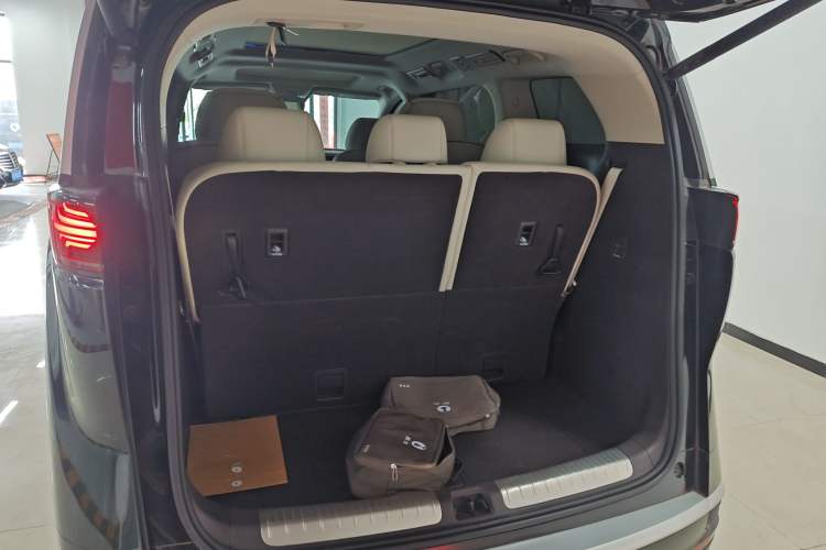 Used Denza D9 2024 DM-i 1050 Luxury Model