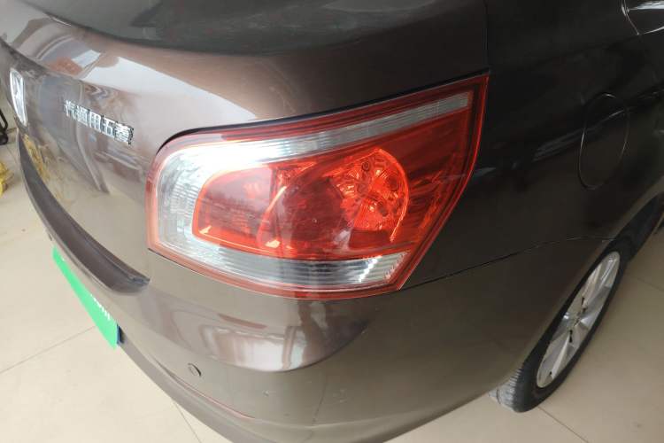 Used Baojun 630 2013 1.5L manual Comfort trim