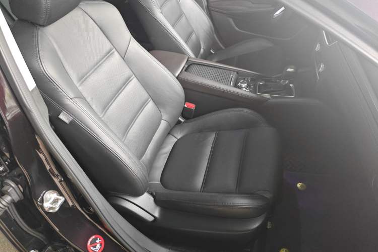 Used Mazda Atenza 2018 2.5L Blue Sky Sport Edition China VI compliant Right Front Seat
