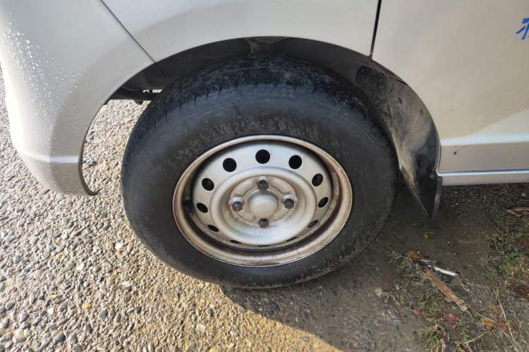 Used Wuling Rongguang S 2023 1.5L Basic Enclosed-Window Vehicle 2 Seats
