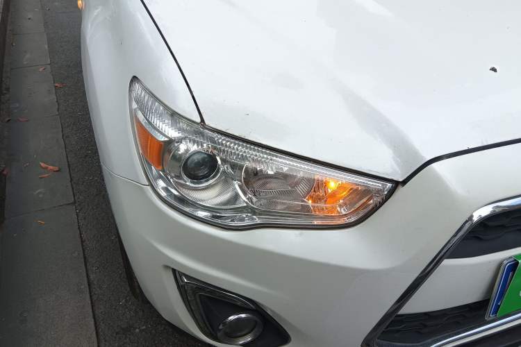 Used Mitsubishi ASX 2013 1.6L Manual Two-Wheel Drive Standard Edition Right Front Headlight