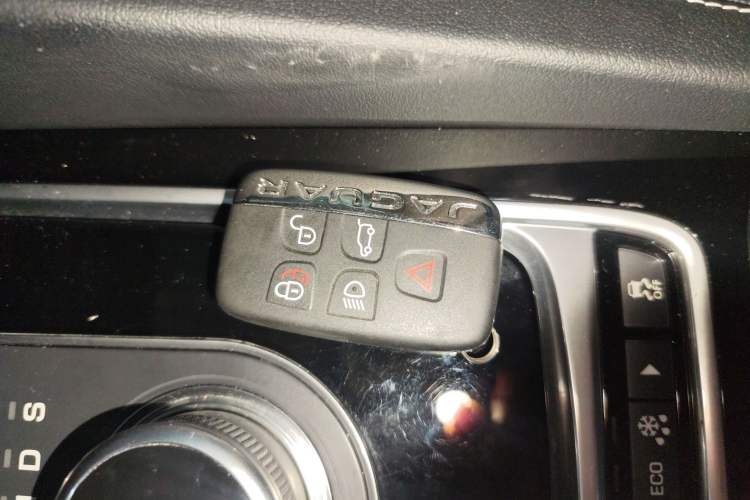 Used Jaguar F-PACE 2016 3.0 SC Four-Wheel Drive R-Sport Sport Edition Interior 1