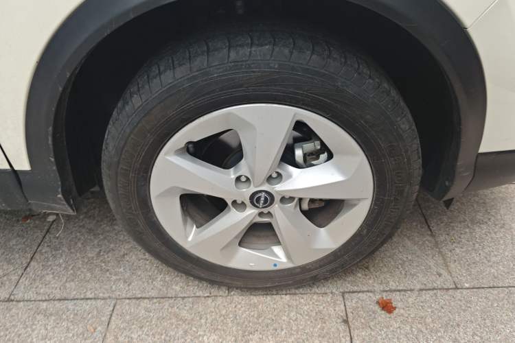 Used Nissan Qashqai 2023 Classic 2.0L CVT XV Comfort Edition Right Front Wheel Hub