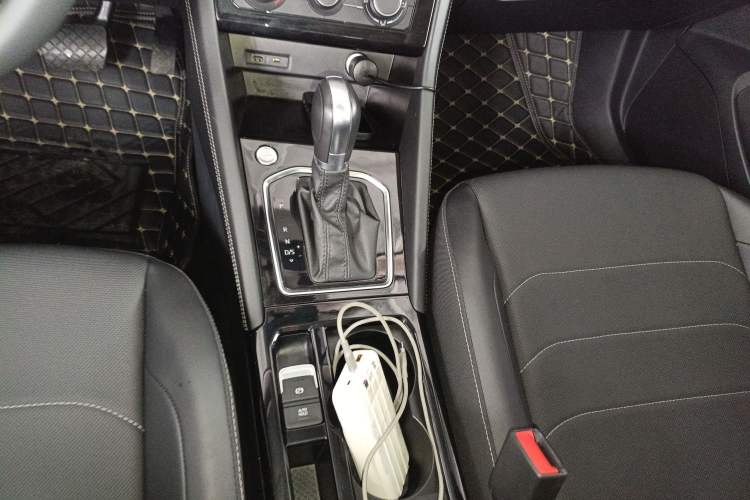 Used Jetta VS5 2023 280TSI Automatic Enjoyment Model Gear Lever