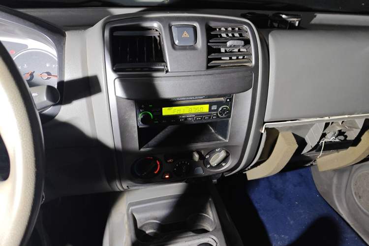 Used Great Wall Wingle 5 2011 2.2L Wealth Edition Two-Wheel Drive Big Double-Cab GW491QE