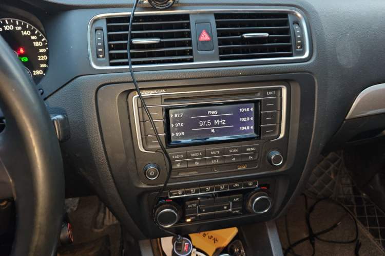 Used Volkswagen Sagitar 2012 1.4TSI Automatic Luxury Edition