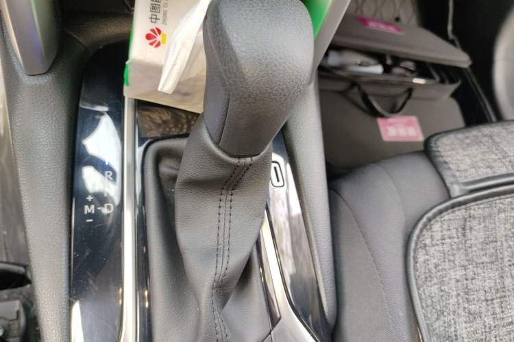 Used Toyota Corolla Cross 2022 2.0L Elite Edition Gear Lever