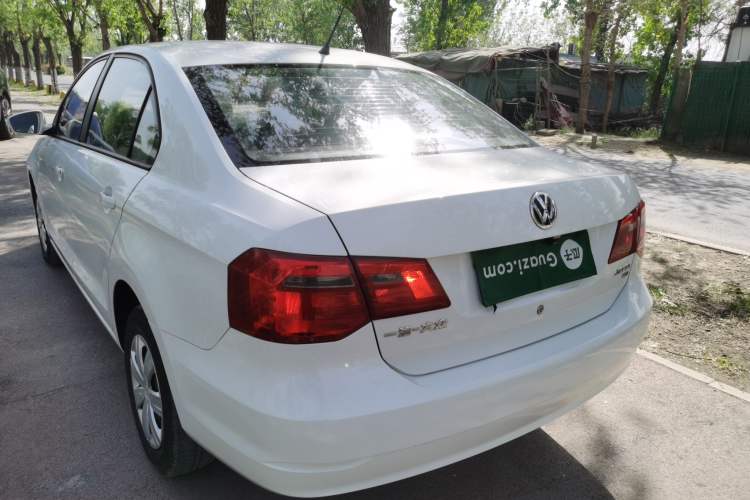 Used Volkswagen Jetta 2015 1.6L Automatic Fashion Model