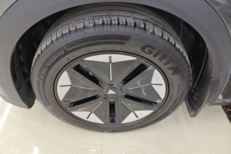 Used Deepal S07 2025 215Max Deep Blue Intelligent Driving AD PRO Range-Extended Version Left Front Wheel Hub