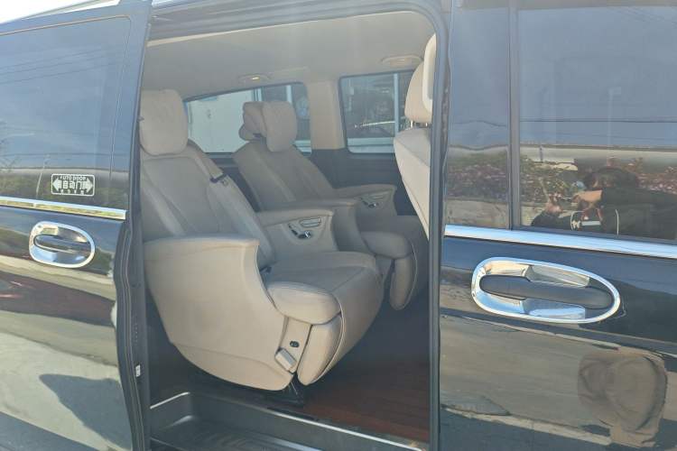 Used Mercedes-Benz Vito 2021 2.0T Elite Version 7 Seats