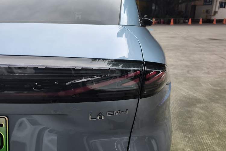 Used Geely Galaxy L6 2025 EM-i 140km Starship Edition
