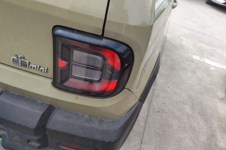 Used Geely Galaxy Panda 2024 200km Panda Rider Right Rear Taillight