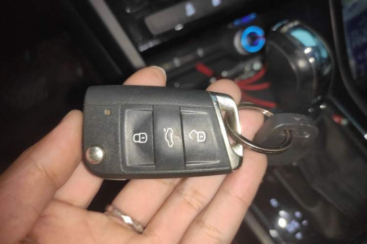 Used Volkswagen Touran 2018 Volkswagen Touran L 280TSI DSG Comfort Edition 6-seater