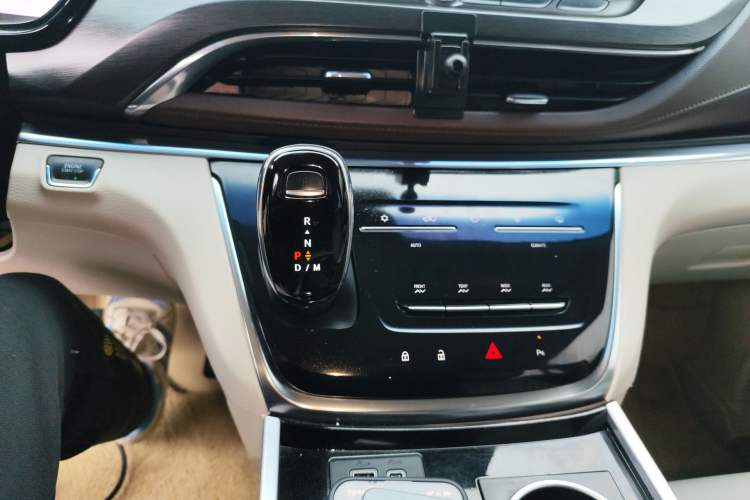 Used Buick GL8 2023 Land Executive Class Smart Enjoyment Model