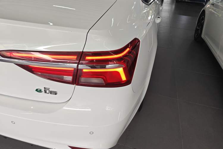 Used Roewe i6 New Energy 2017 45T Hybrid Connect & Smart Enjoyment Edition