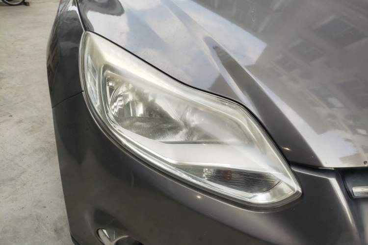 Used Ford Focus 2012 Sedan 1.6L Manual Fashion Edition
