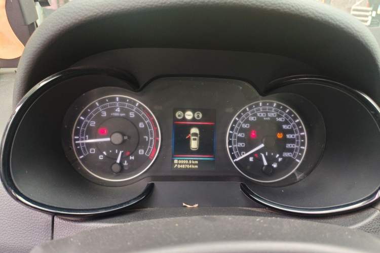 Used Dongfeng Fengdu MX5 2016 1.4T Manual Luxury Edition
