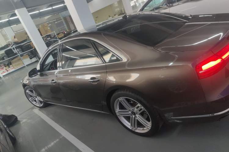 Used Audi A8 2014 A8L 45 TFSI quattro Comfort model
