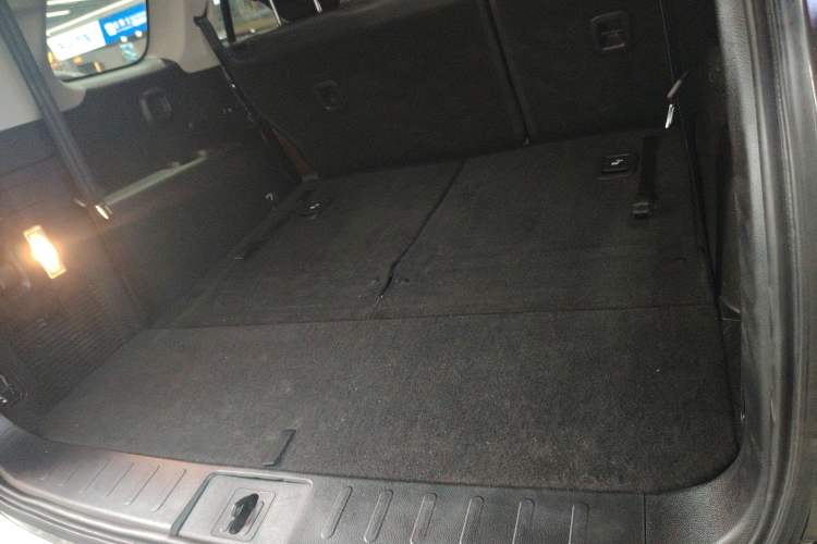 Used GAC Trumpchi GS8 2017 320T Two-Wheel Drive Luxury Smart Connectivity Version (7 Seats) Trunk