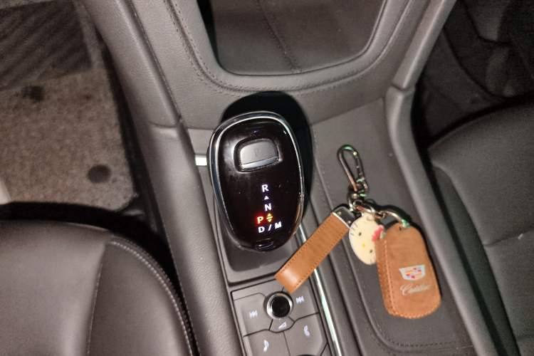 Used Cadillac XT6 2022 2.0T Six-Seater Four-Wheel-Drive Luxury Standard Edition Gear Lever