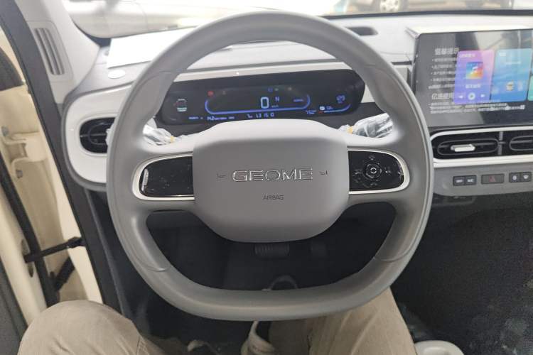 Used Geely Galaxy Panda 2025 210 km – Yuanqi Bear
