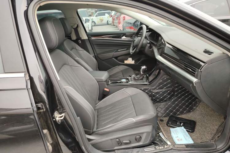 Used Volkswagen Passat 2022 330TSI Starry Luxury Edition