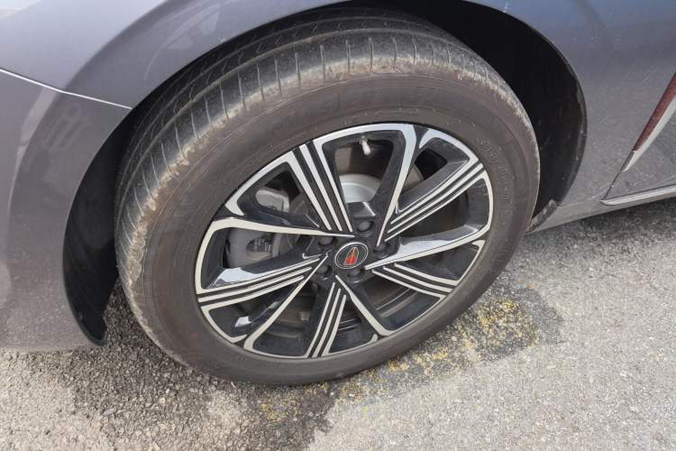 Used Hongqi H5 PHEV 2025 170 Super Hybrid Version Left Front Wheel Hub