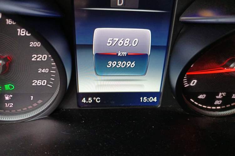 Used Mercedes-Benz GLC 2016 GLC 300 4MATIC Dynamic Model