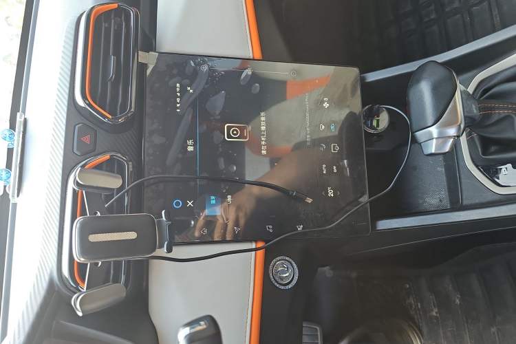 Used Dongfeng Aeolus Yixuan 2023 Mach Edition 1.5L Automatic Chasing Shadow Version Audio And AC Panel