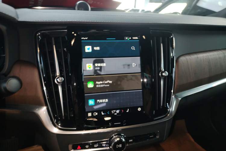 Used Volvo S90 New Energy 2025 Plug-in Hybrid Four-Wheel Drive Long-Range Luxury Smart Edition Audio And AC Panel