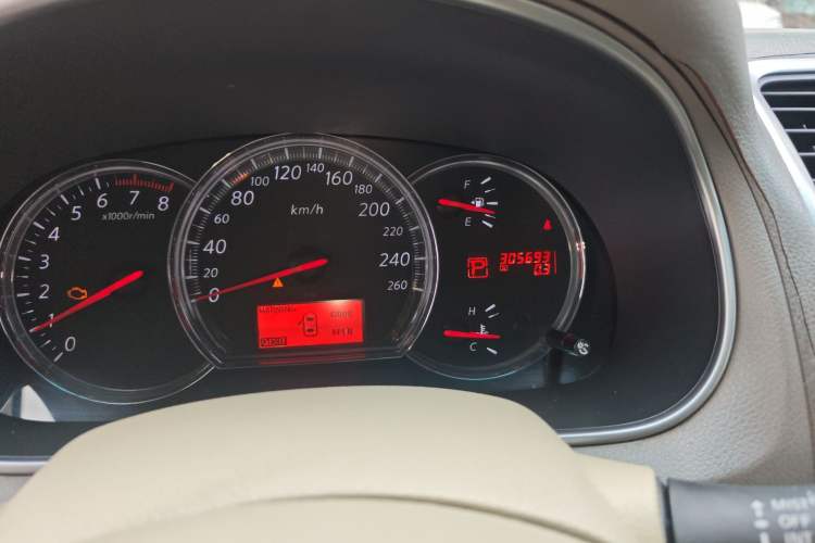 Used Nissan Teana 2008 2.0L XL Comfort Edition Odometer Close Up
