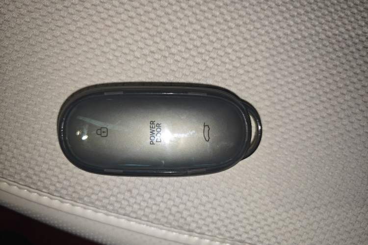 Used Li Auto MEGA 2025 Ultra Smart Refreshed Edition
