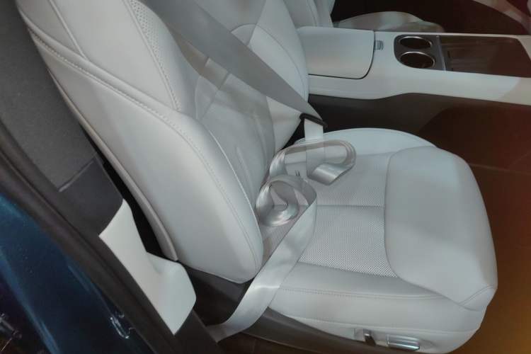 Used XPeng G6 2023 755 Ultra-Long Range Pro Right Front Seat