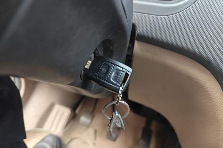 Used Wuling Rongguang 2014 1.2L S Standard Model
