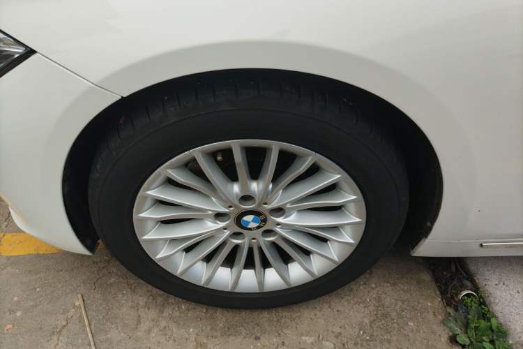 Used BMW 3 Series 2014 320Li Luxury Design Package
