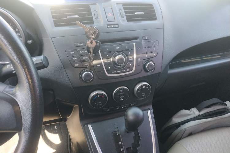 Used Mazda 5 2013 2.0L Automatic Comfort Edition
