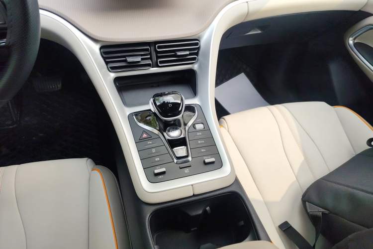 Used BYD Song Pro New Energy 2023 Champion Edition DM-i 71KM Leading Model Gear Lever