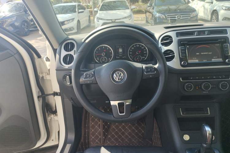 Used Volkswagen Tiguan 2016 300TSI Automatic Two-Wheel Drive Luxury Edition Steering Wheel