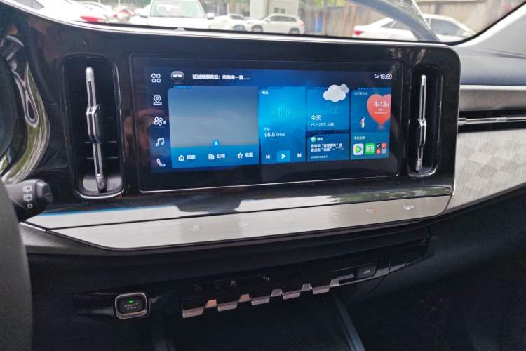 Used Baojun RM-5 2019 1.5T CVT 24-Hour Online Luxury Version 7 Seats Audio And AC Panel