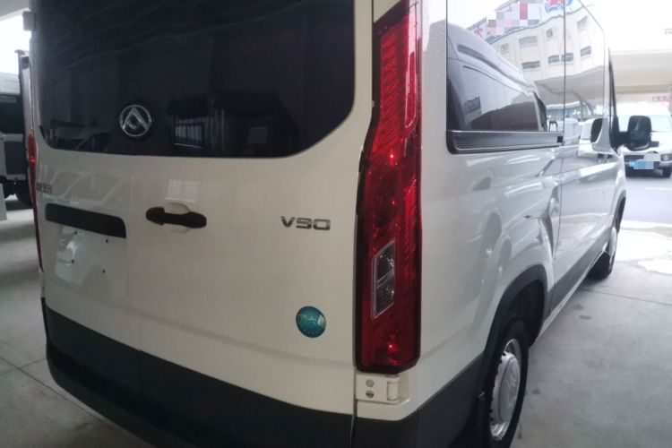 Used SAIC MAXUS Xintu V90 2022 2.0T Manual Zhiyun King Rear-Drive Long Wheelbase High-Roof with Single Rear Tire—6/7 Seats