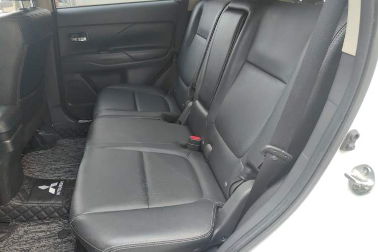 Used Mitsubishi Outlander 2016 2.4L 4x4 Elite Edition 5 Seats