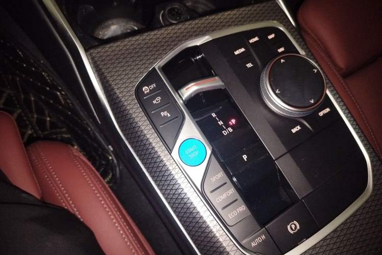 Used BMW i3 2023 eDrive 40 L Midnight Sports Package Gear Lever