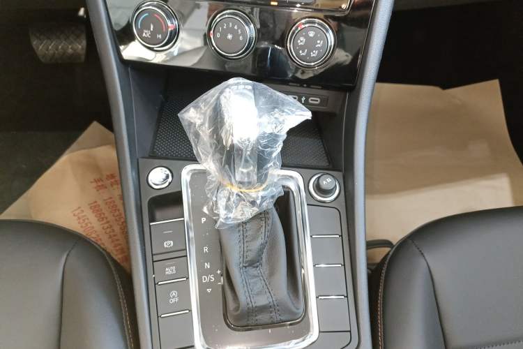 Used Volkswagen Bora 2025 Facelifted 200TSI DSG Yuexing Navigation Edition
