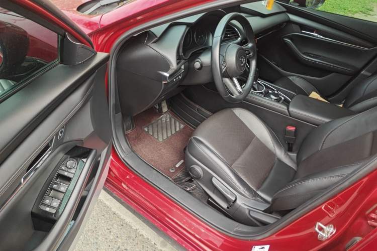 Used Mazda 3 Axela 2020 2.0L Automatic Zhiya Edition Driver Seat