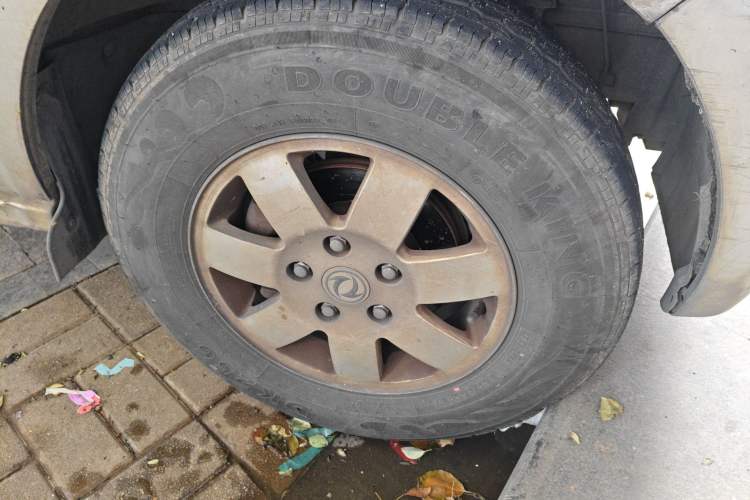 Used Dongfeng Xiaokang C37 2015 1.5L Standard II DK15-06
