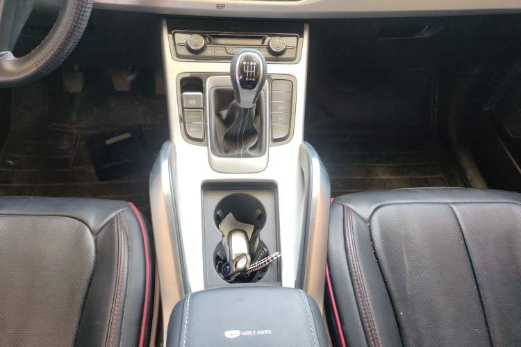 Used Geely Auto Emgrand X7 Sport 2016 2.0L Manual ZhiShang Version Gear Lever
